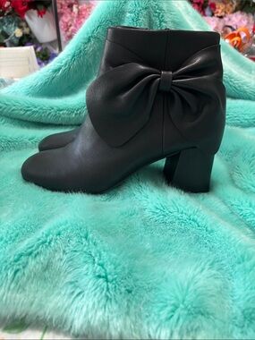 Seychelles Black Ankle Booties with Side Bow NEW WITHOUT TAGS never worn
